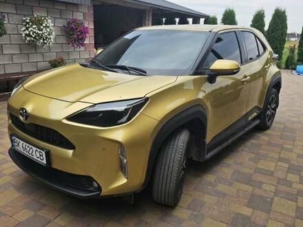 Жовтий Тойота Yaris Cross, об'ємом двигуна 1.49 л та пробігом 12 тис. км за 27000 $, фото 1 на Automoto.ua