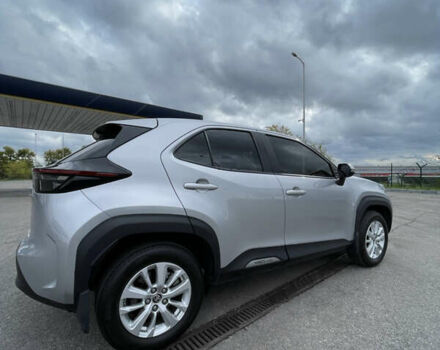Серый Тойота Yaris Cross, объемом двигателя 1.49 л и пробегом 47 тыс. км за 24000 $, фото 6 на Automoto.ua