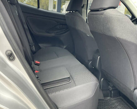 Серый Тойота Yaris Cross, объемом двигателя 1.49 л и пробегом 47 тыс. км за 24000 $, фото 23 на Automoto.ua