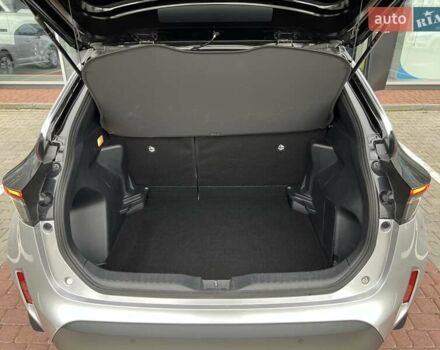 Серый Тойота Yaris Cross, объемом двигателя 1.49 л и пробегом 28 тыс. км за 26586 $, фото 12 на Automoto.ua