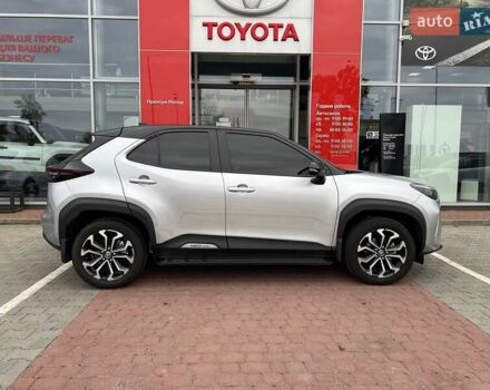 Серый Тойота Yaris Cross, объемом двигателя 1.49 л и пробегом 28 тыс. км за 26586 $, фото 4 на Automoto.ua
