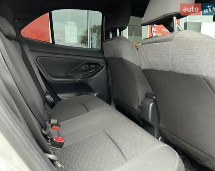 Серый Тойота Yaris Cross, объемом двигателя 1.49 л и пробегом 28 тыс. км за 26586 $, фото 11 на Automoto.ua