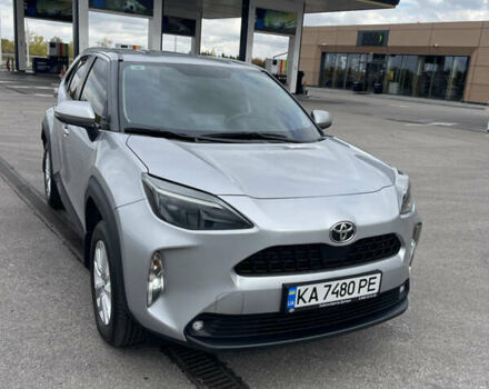 Серый Тойота Yaris Cross, объемом двигателя 1.49 л и пробегом 47 тыс. км за 24000 $, фото 4 на Automoto.ua