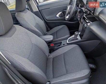 Сірий Тойота Yaris Cross, об'ємом двигуна 1.49 л та пробігом 5 тис. км за 24400 $, фото 42 на Automoto.ua