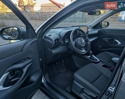 Сірий Тойота Yaris Cross, об'ємом двигуна 1.49 л та пробігом 5 тис. км за 24400 $, фото 31 на Automoto.ua