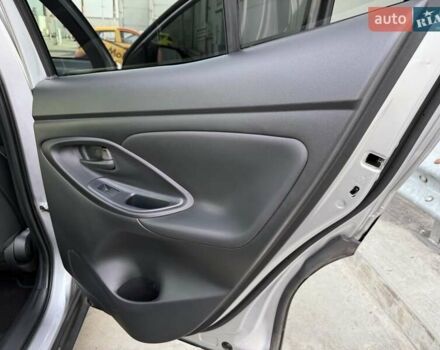 Сірий Тойота Yaris Cross, об'ємом двигуна 1.49 л та пробігом 10 тис. км за 32500 $, фото 34 на Automoto.ua