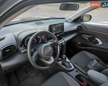 Сірий Тойота Yaris Cross, об'ємом двигуна 1.49 л та пробігом 5 тис. км за 24400 $, фото 29 на Automoto.ua