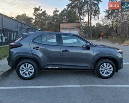 Сірий Тойота Yaris Cross, об'ємом двигуна 1.49 л та пробігом 5 тис. км за 24400 $, фото 12 на Automoto.ua