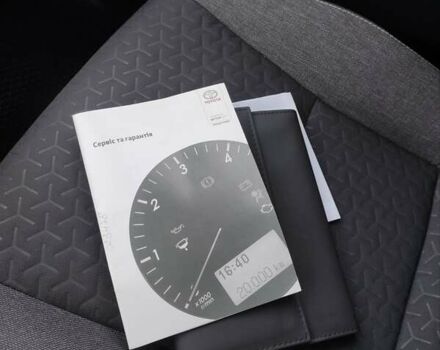 Сірий Тойота Yaris Cross, об'ємом двигуна 1.49 л та пробігом 5 тис. км за 24400 $, фото 49 на Automoto.ua