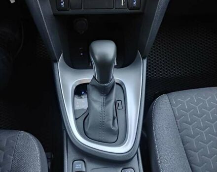 Сірий Тойота Yaris Cross, об'ємом двигуна 1.49 л та пробігом 5 тис. км за 24400 $, фото 43 на Automoto.ua