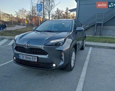 Сірий Тойота Yaris Cross, об'ємом двигуна 1.49 л та пробігом 5 тис. км за 24400 $, фото 3 на Automoto.ua