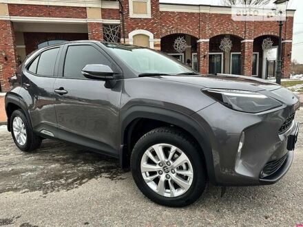 Тойота Yaris Cross 2022 в Киеве на Automoto.ua Серый Тойота Yaris Cross, объемом двигателя 1.5 л и пробегом 4 тыс. км за 25500 $, фото 1 на Automoto.ua