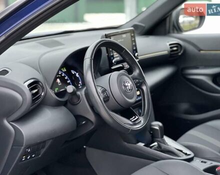 Синий Тойота Yaris Cross, объемом двигателя 1.49 л и пробегом 15 тыс. км за 25500 $, фото 39 на Automoto.ua