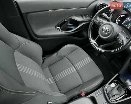 Синий Тойота Yaris Cross, объемом двигателя 1.49 л и пробегом 15 тыс. км за 25500 $, фото 62 на Automoto.ua