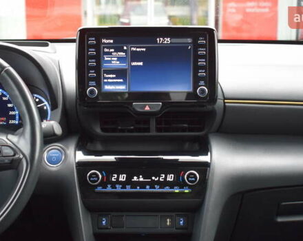 Зеленый Тойота Yaris Cross, объемом двигателя 1.49 л и пробегом 14 тыс. км за 30300 $, фото 14 на Automoto.ua