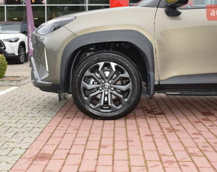 Зеленый Тойота Yaris Cross, объемом двигателя 1.49 л и пробегом 14 тыс. км за 30300 $, фото 15 на Automoto.ua