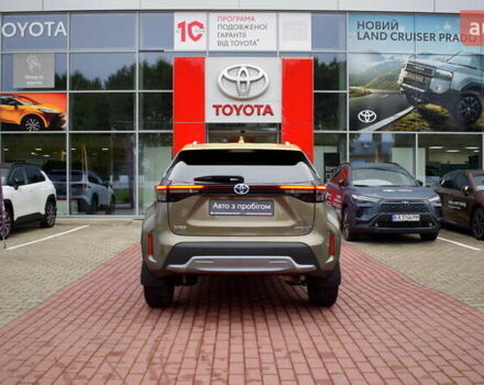 Зеленый Тойота Yaris Cross, объемом двигателя 1.49 л и пробегом 14 тыс. км за 30300 $, фото 3 на Automoto.ua