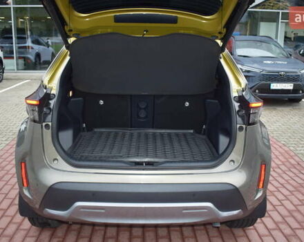 Зеленый Тойота Yaris Cross, объемом двигателя 1.49 л и пробегом 14 тыс. км за 30300 $, фото 9 на Automoto.ua