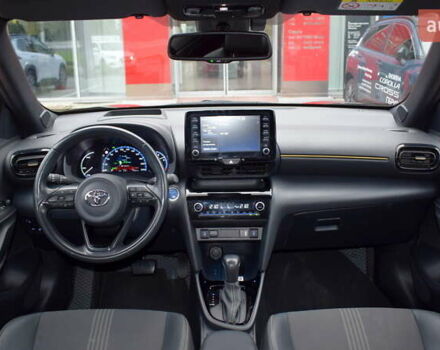 Зеленый Тойота Yaris Cross, объемом двигателя 1.49 л и пробегом 14 тыс. км за 30300 $, фото 7 на Automoto.ua
