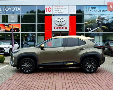 Зеленый Тойота Yaris Cross, объемом двигателя 1.49 л и пробегом 14 тыс. км за 30300 $, фото 2 на Automoto.ua