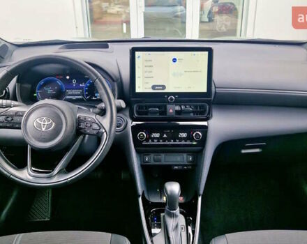 Зеленый Тойота Yaris Cross, объемом двигателя 1.49 л и пробегом 12 тыс. км за 31416 $, фото 7 на Automoto.ua
