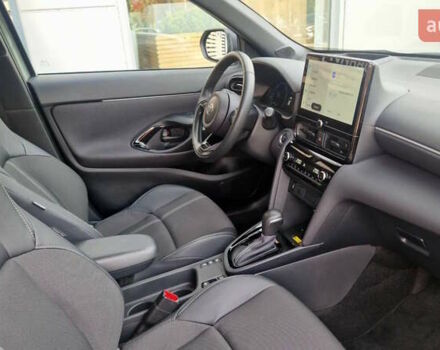 Зеленый Тойота Yaris Cross, объемом двигателя 1.49 л и пробегом 12 тыс. км за 31416 $, фото 5 на Automoto.ua