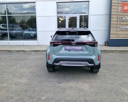 Зеленый Тойота Yaris Cross, объемом двигателя 1.49 л и пробегом 12 тыс. км за 31416 $, фото 3 на Automoto.ua