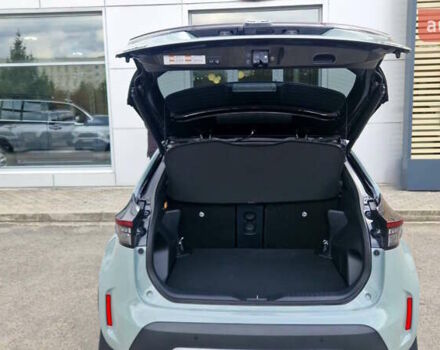Зеленый Тойота Yaris Cross, объемом двигателя 1.49 л и пробегом 12 тыс. км за 31416 $, фото 9 на Automoto.ua