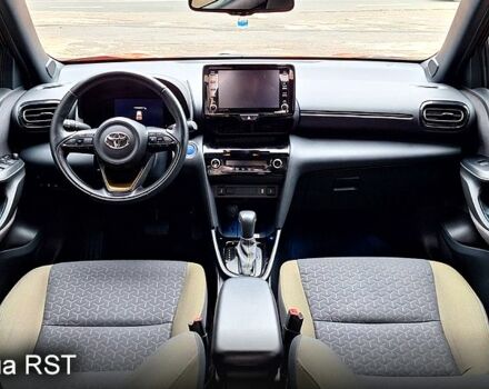 Оранжевый Тойота Yaris Cross, объемом двигателя 1.5 л и пробегом 62 тыс. км за 23999 $, фото 8 на Automoto.ua