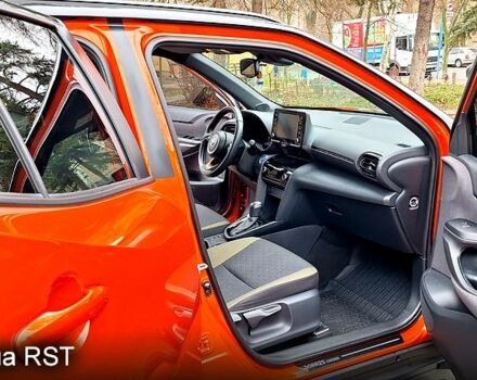 Оранжевый Тойота Yaris Cross, объемом двигателя 1.5 л и пробегом 62 тыс. км за 23999 $, фото 6 на Automoto.ua