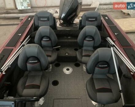 Червоний лодка Трекер Паті Барж, об'ємом двигуна 3 л та пробігом 0 тис. км за 55000 $, фото 2 на Automoto.ua