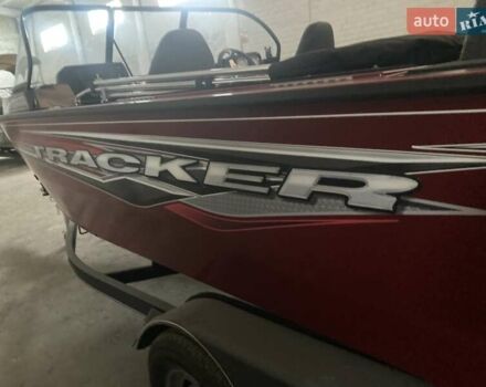 Червоний лодка Трекер Паті Барж, об'ємом двигуна 3 л та пробігом 0 тис. км за 55000 $, фото 15 на Automoto.ua