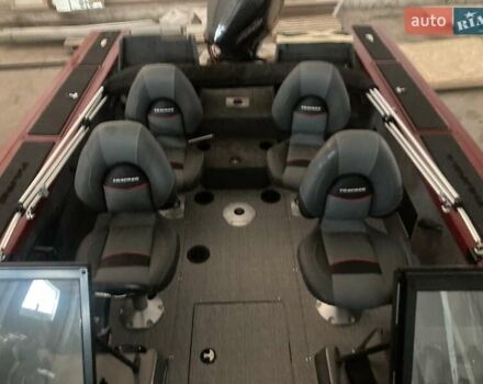 Червоний лодка Трекер Паті Барж, об'ємом двигуна 3 л та пробігом 0 тис. км за 55000 $, фото 3 на Automoto.ua