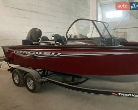 Червоний лодка Трекер Паті Барж, об'ємом двигуна 3 л та пробігом 0 тис. км за 55000 $, фото 1 на Automoto.ua