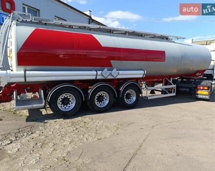 Трейлор S363EL 1999 в Ровно на Automoto.ua Красный Трейлор S363EL, объемом двигателя 0 л и пробегом 55 тыс. км за 26802 $, фото 6 на Automoto.ua