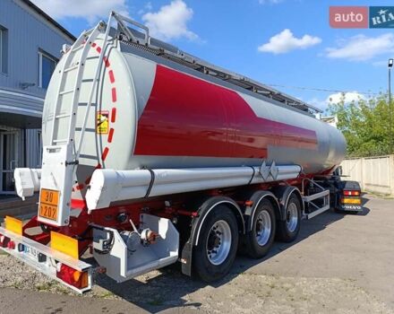 Трейлор S363EL 1999 в Ровно на Automoto.ua Красный Трейлор S363EL, объемом двигателя 0 л и пробегом 55 тыс. км за 26802 $, фото 5 на Automoto.ua
