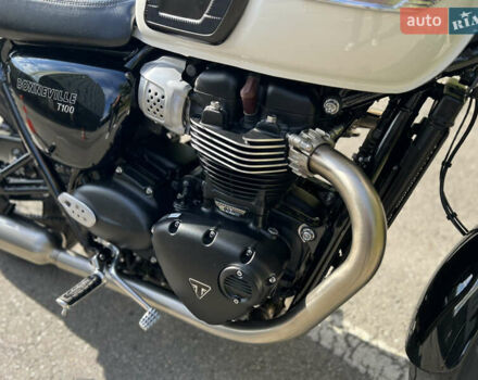 Черный Триумф Бонневиль, объемом двигателя 0.9 л и пробегом 1 тыс. км за 10900 $, фото 36 на Automoto.ua