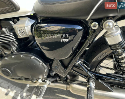 Черный Триумф Бонневиль, объемом двигателя 0.9 л и пробегом 1 тыс. км за 10900 $, фото 44 на Automoto.ua