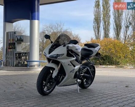 Белый Триумф Дайтона, объемом двигателя 0.68 л и пробегом 25 тыс. км за 6500 $, фото 24 на Automoto.ua