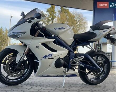 Белый Триумф Дайтона, объемом двигателя 0.68 л и пробегом 25 тыс. км за 6500 $, фото 3 на Automoto.ua