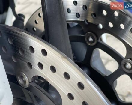 Белый Триумф Дайтона, объемом двигателя 0.68 л и пробегом 25 тыс. км за 6500 $, фото 12 на Automoto.ua