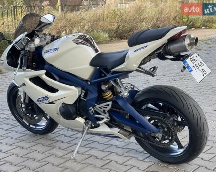 Белый Триумф Дайтона, объемом двигателя 0.68 л и пробегом 25 тыс. км за 6500 $, фото 4 на Automoto.ua