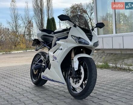 Белый Триумф Дайтона, объемом двигателя 0.68 л и пробегом 25 тыс. км за 6500 $, фото 20 на Automoto.ua