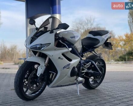 Белый Триумф Дайтона, объемом двигателя 0.68 л и пробегом 25 тыс. км за 6500 $, фото 2 на Automoto.ua