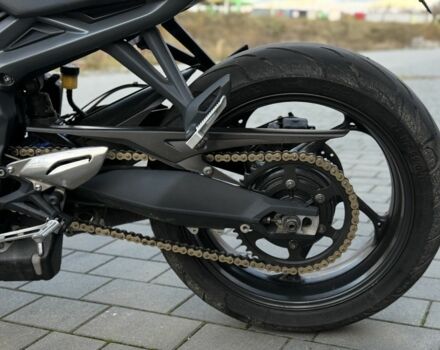 Тріумф Стріт Тріпл, об'ємом двигуна 0.68 л та пробігом 0 тис. км за 7600 $, фото 9 на Automoto.ua