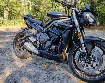 Триумф Стрит Трипл, объемом двигателя 0 л и пробегом 9 тыс. км за 10700 $, фото 1 на Automoto.ua