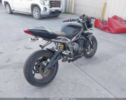 Тріумф Стріт Тріпл, об'ємом двигуна 0.77 л та пробігом 0 тис. км за 2100 $, фото 3 на Automoto.ua