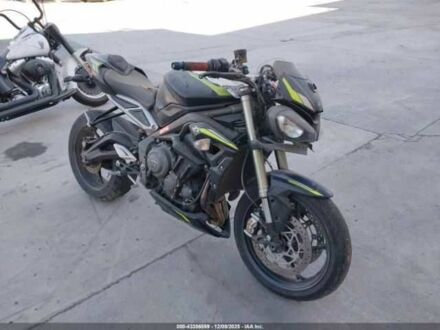 Тріумф Стріт Тріпл, об'ємом двигуна 0.77 л та пробігом 0 тис. км за 2100 $, фото 1 на Automoto.ua