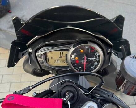Сірий Тріумф Стріт Тріпл, об'ємом двигуна 0.77 л та пробігом 28 тис. км за 9000 $, фото 9 на Automoto.ua