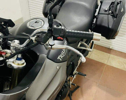 Сірий Тріумф Тігр, об'ємом двигуна 1.05 л та пробігом 40 тис. км за 8400 $, фото 11 на Automoto.ua